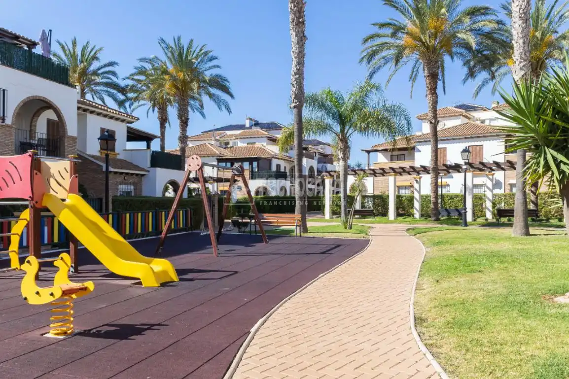 Vista exterior de Piso en venta en Tabernas con Aire acondicionado, Amueblado y Piscina comunitaria