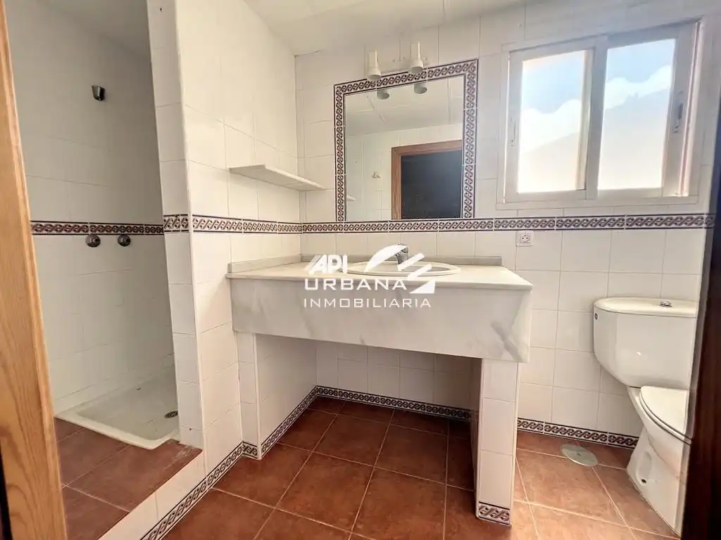 Bany de Casa o xalet en venda en Puente Genil amb Terrassa i Balcó