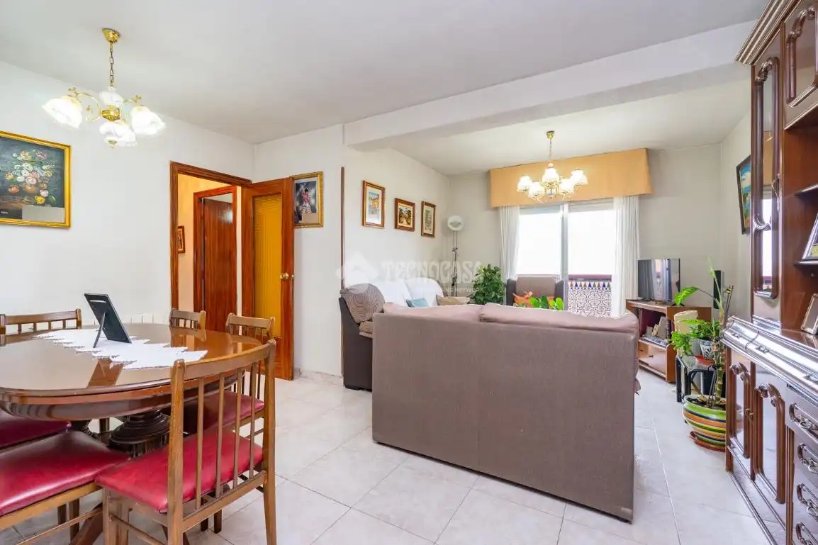 Piso con ascensor en venta en Calle del Canal del Bósforo, imagen 3