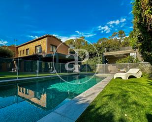 Swimming pool of House or chalet for sale in Sant Cugat del Vallès  with Air Conditioner, Heating and Private garden