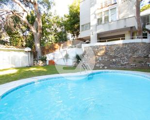Piscina de Casa o xalet en venda en Castelldefels amb Calefacció, Jardí privat i Terrassa