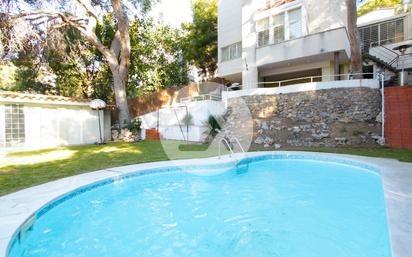 Piscina de Casa o xalet en venda en Castelldefels amb Calefacció, Jardí privat i Terrassa