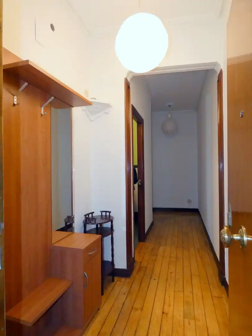 Piso con ascensor en venta en Eguiluz Antonio Médico Kalea, imagen 2