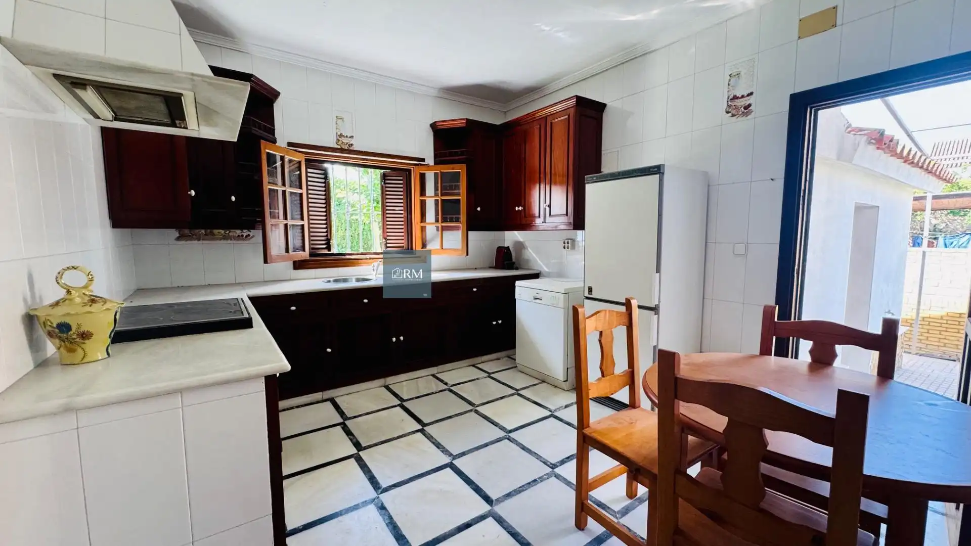 Kitchen of Houses for sale in Sanlúcar de Barrameda  with Private garden, Terrace and Swimming Pool