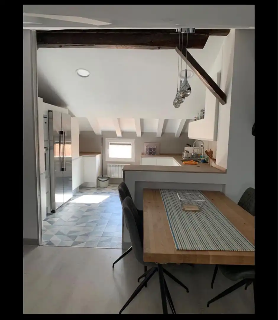 Attic for rent in Ordoño II, Centro Ciudad