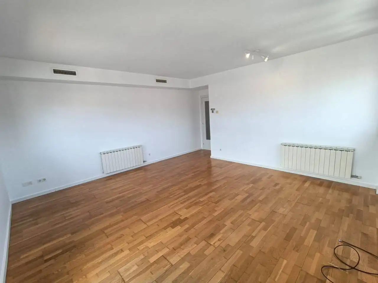 Sala d'estar de Àtic en venda en Girona amb Aire condicionat, Calefacció i Parquet
