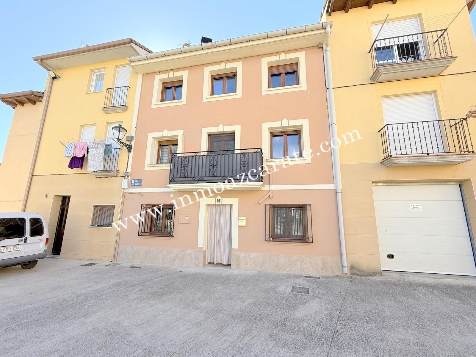 Exterior view of Single-family semi-detached for sale in Allo  with Air Conditioner, Heating and Storage room