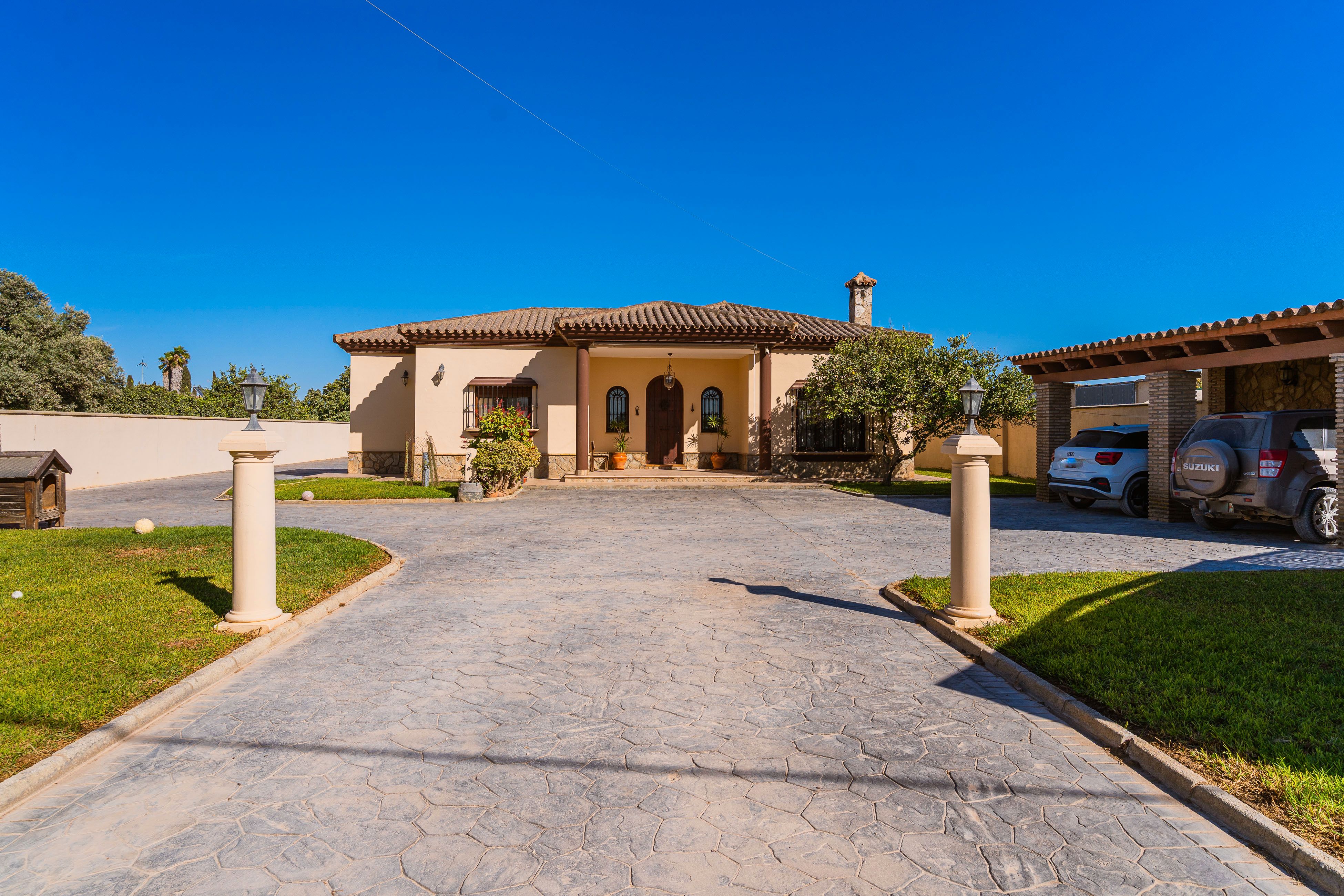 Exterior view of House or chalet for sale in Chiclana de la Frontera  with Private garden and Terrace