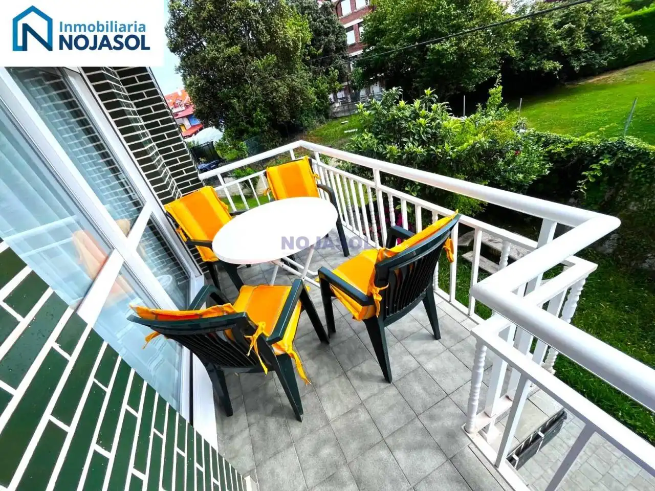 Terraza de Apartamento de alquiler en Noja con Calefacción, Terraza y Amueblado