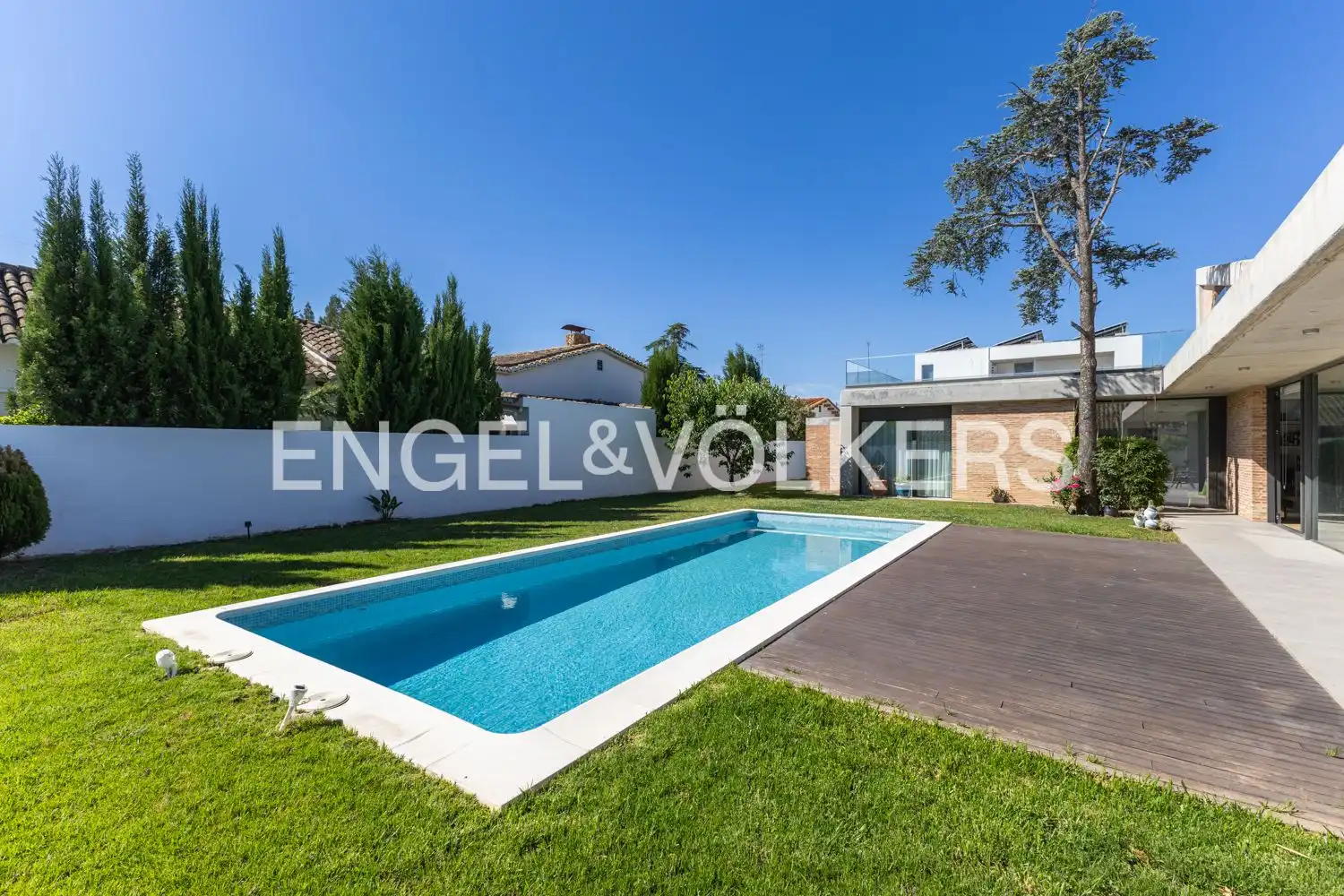 Piscina de Casa o chalet en venta en L'Eliana con Aire acondicionado, Calefacción y Jardín privado