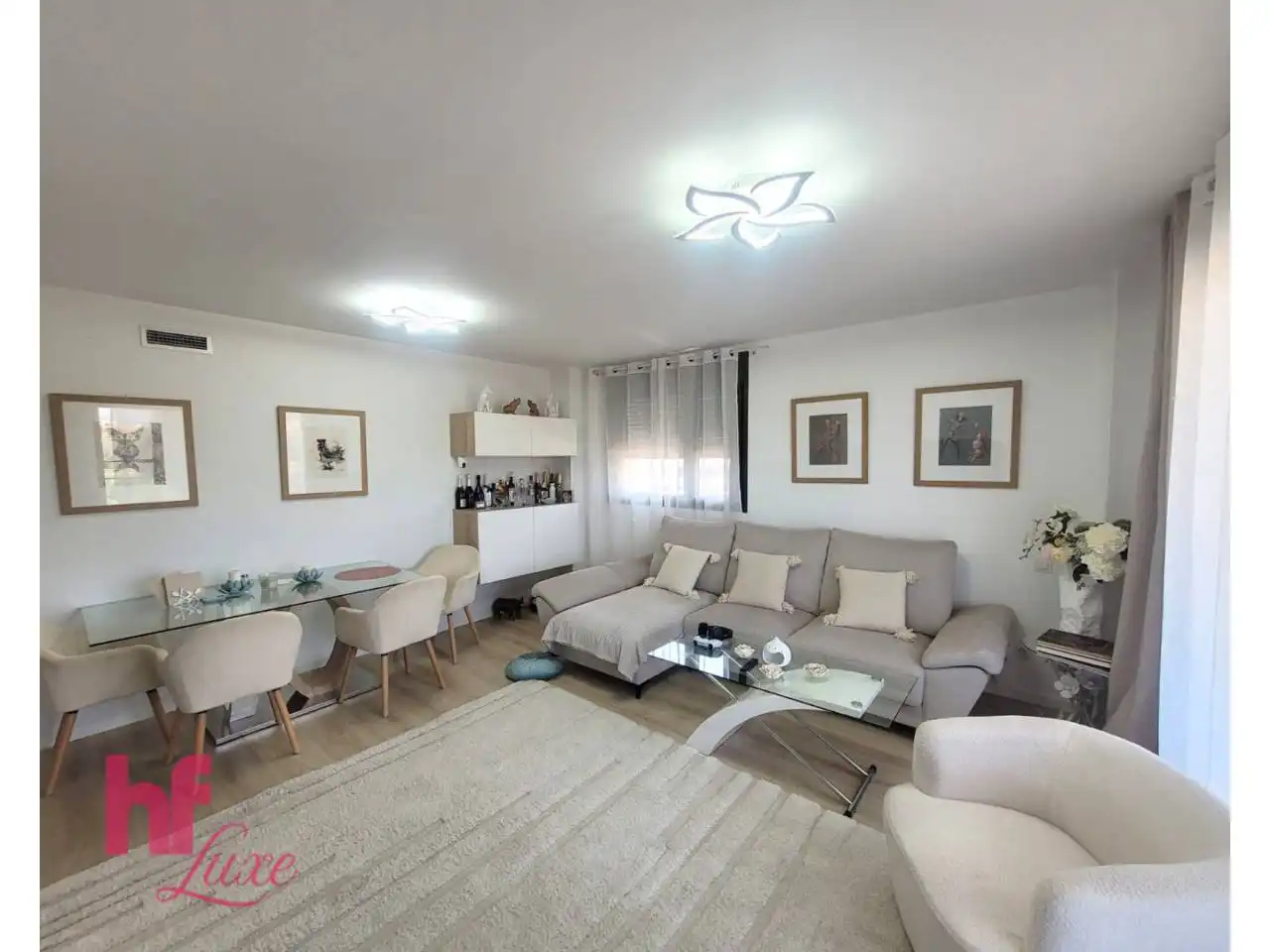 Sala de estar de Piso en venta en Sant Adrià de Besòs con Aire acondicionado, Calefacción y Parquet