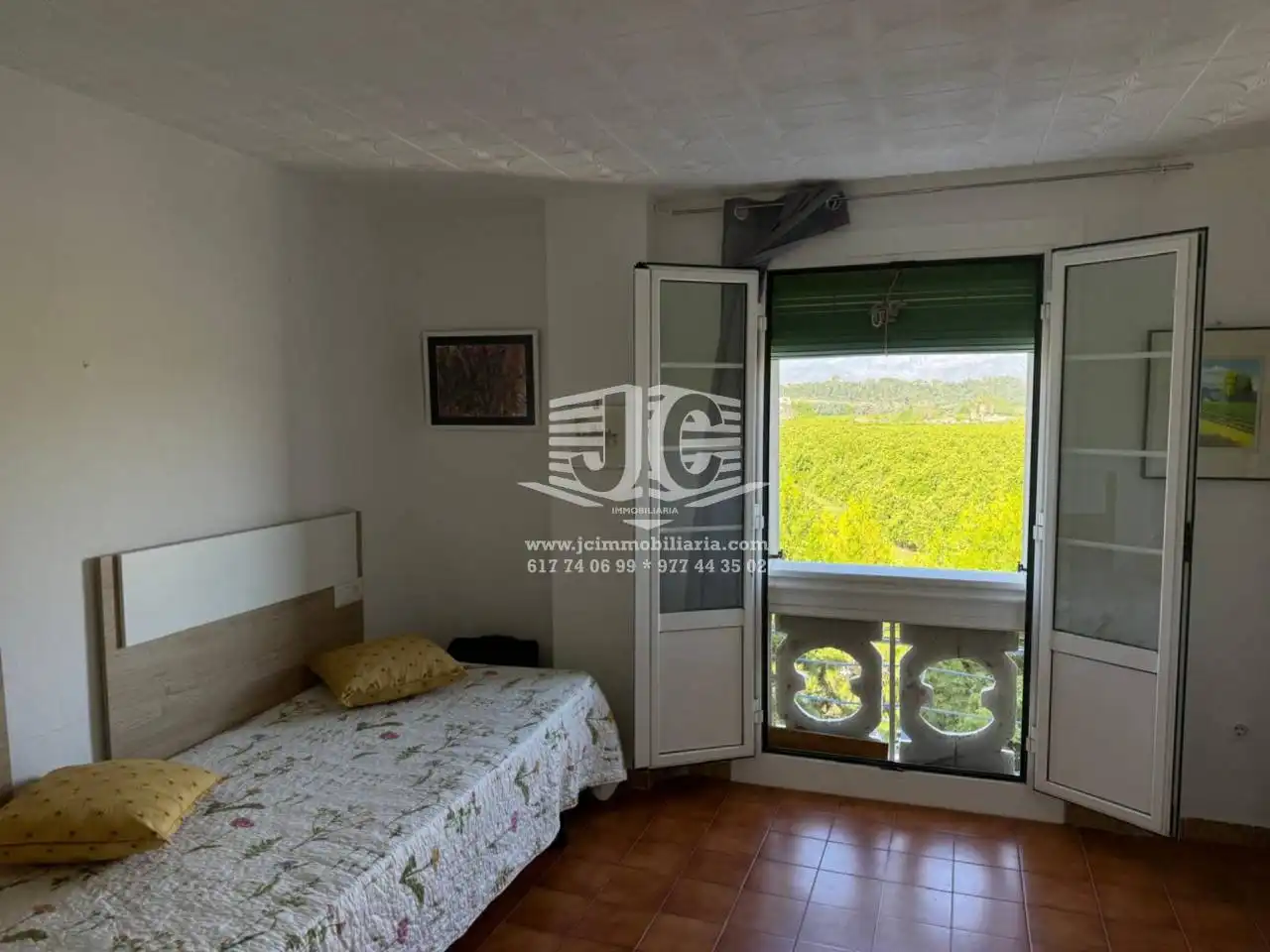 Dormitori de Casa o xalet en venda en Tortosa amb Aire condicionat, Jardí privat i Parquet
