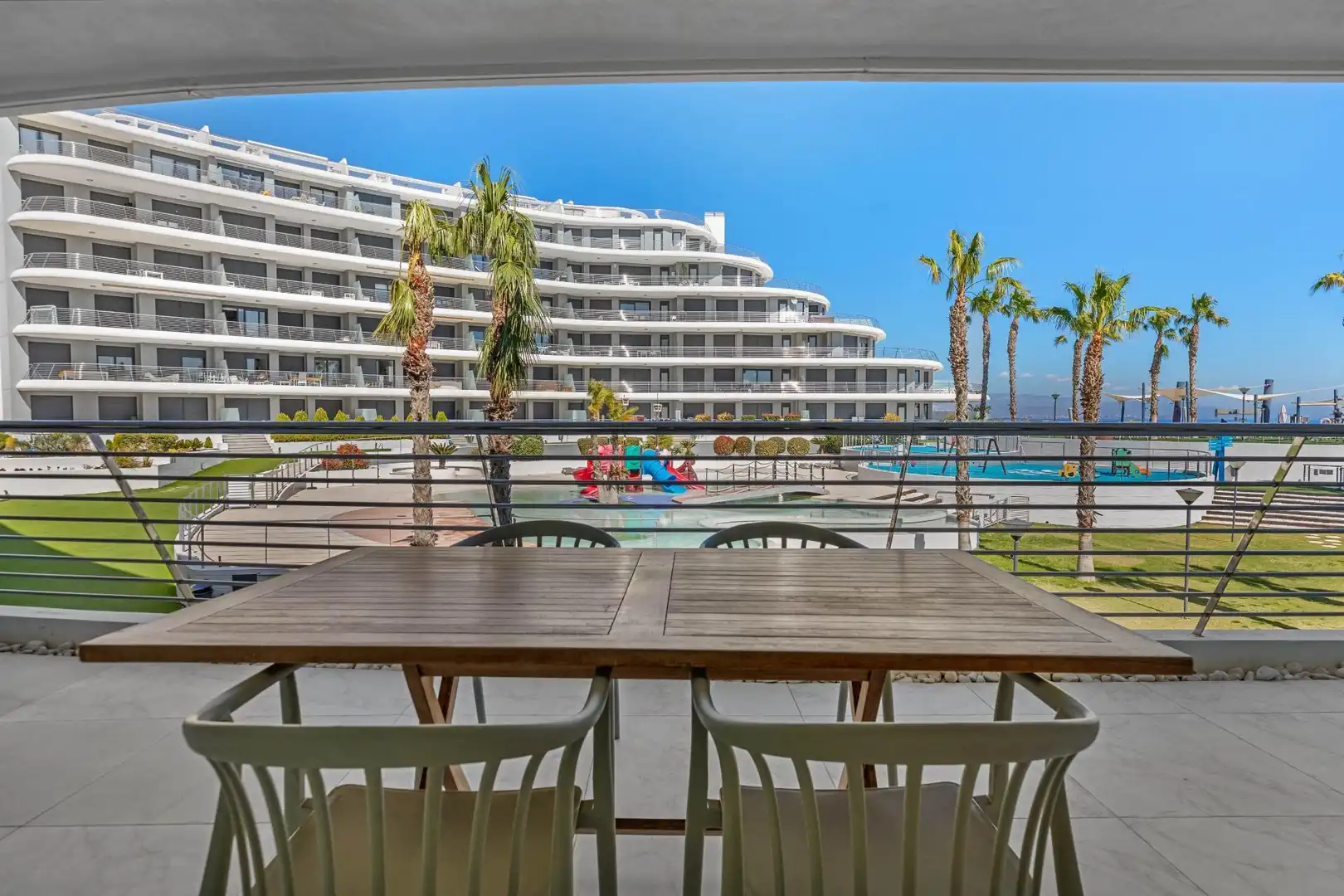 Terrassa de Apartament en venda en Elche / Elx amb Aire condicionat, Calefacció i Jardí privat