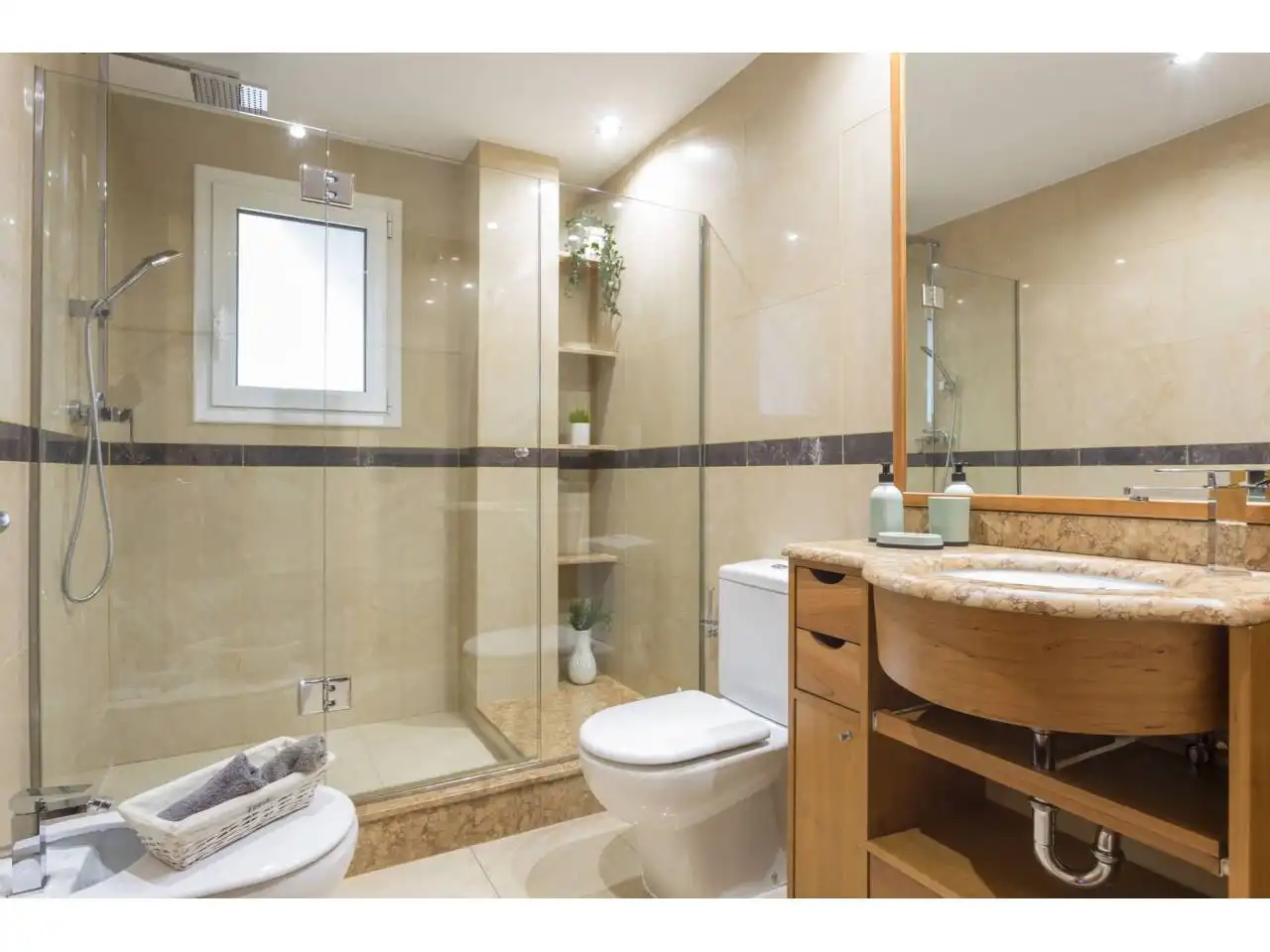 Baño de Casa o chalet de alquiler en Quart con Aire acondicionado, Calefacción y Jardín privado