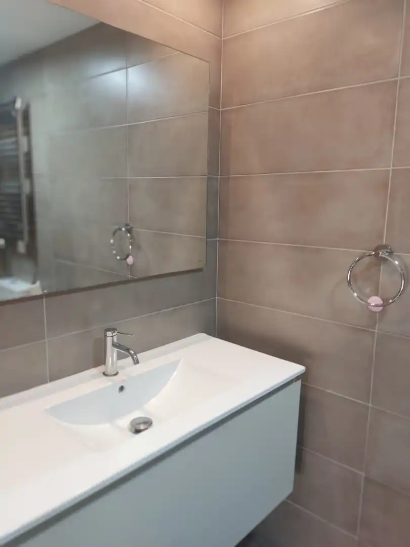 Badezimmer von Wohnung zur Miete in Vilassar de Dalt mit Klimaanlage, Heizung und Parkett