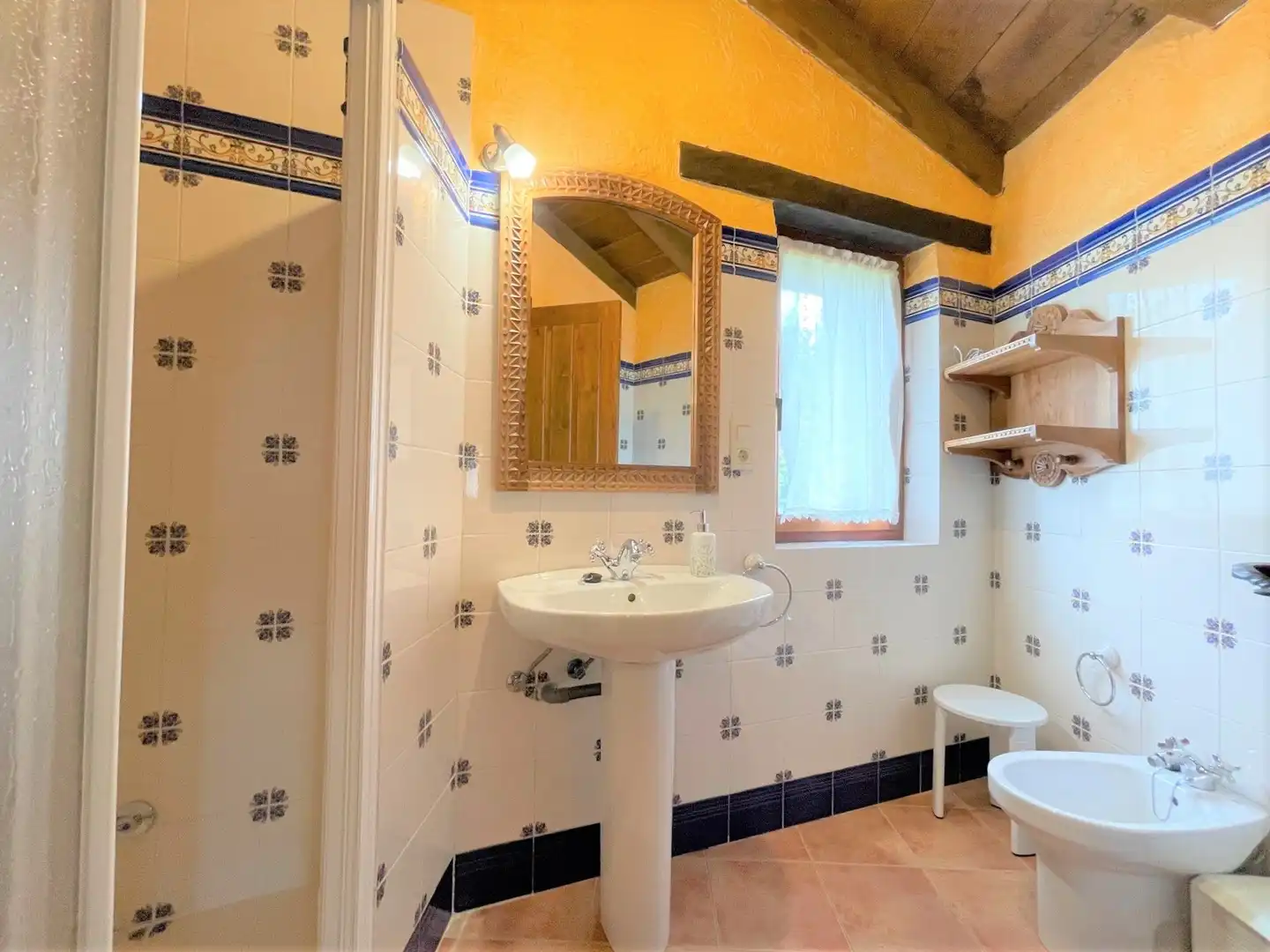 Badezimmer von Country house zum Verkauf in Villarcayo de Merindad de Castilla la Vieja mit Terrasse, Möbliert und Balkon