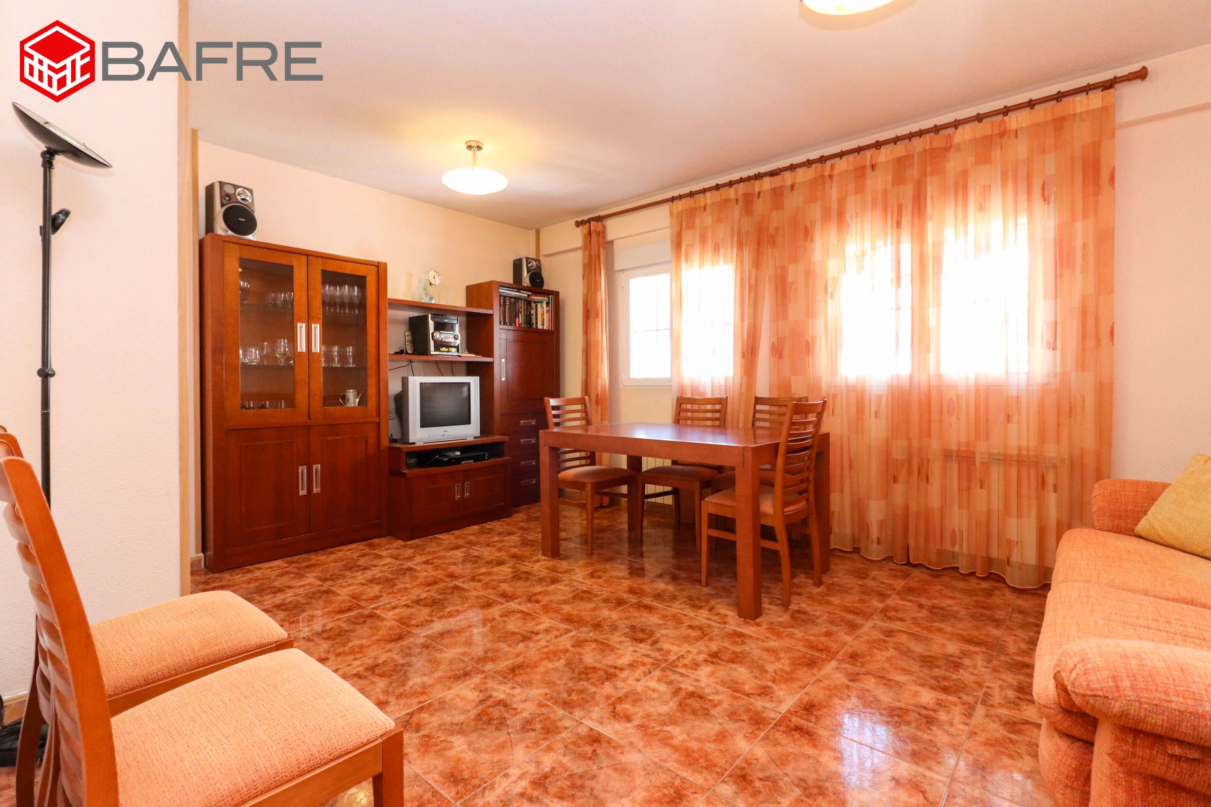 Living room of Flat for sale in  Madrid Capital  with Heating and Balcony