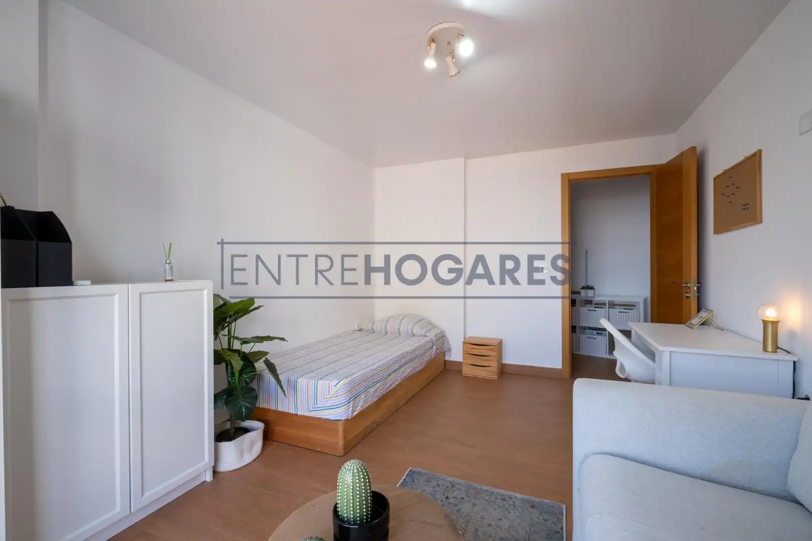 Habitación de Apartamento en venta en Moncada con Aire acondicionado, Calefacción y Amueblado