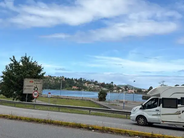 Außenansicht von Geschaftsraum zur Miete in Baiona mit Alarm