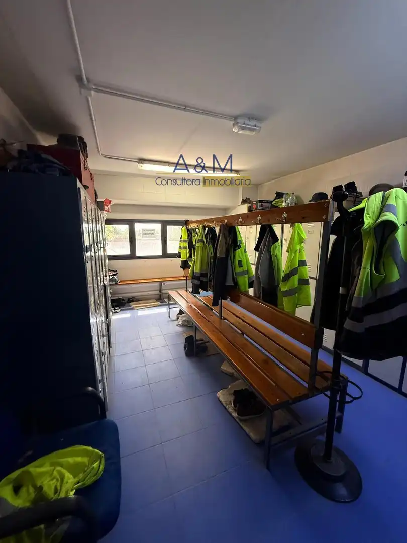 Nave industrielle avec ascenseur à louer à Metano, imagen 9