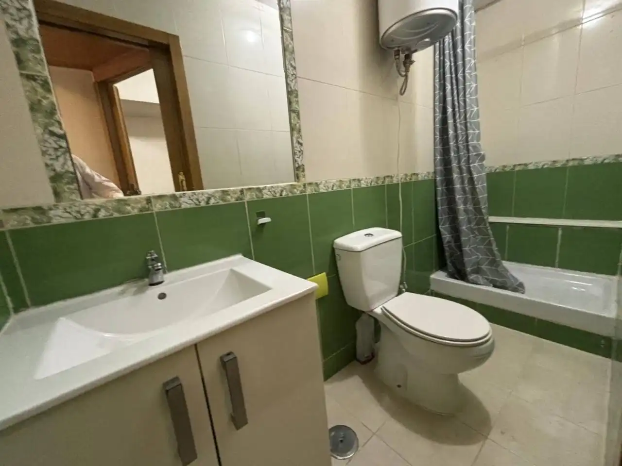 Badezimmer von Wohnung zum Verkauf in Madrid mit Klimaanlage