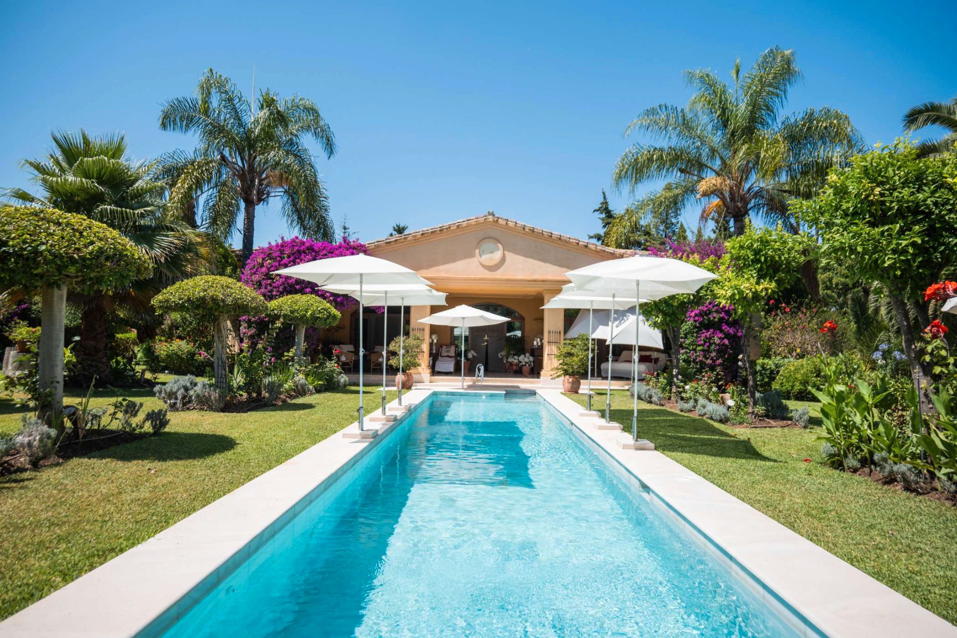 Garden of House or chalet for sale in Marbella  with Air Conditioner, Heating and Private garden