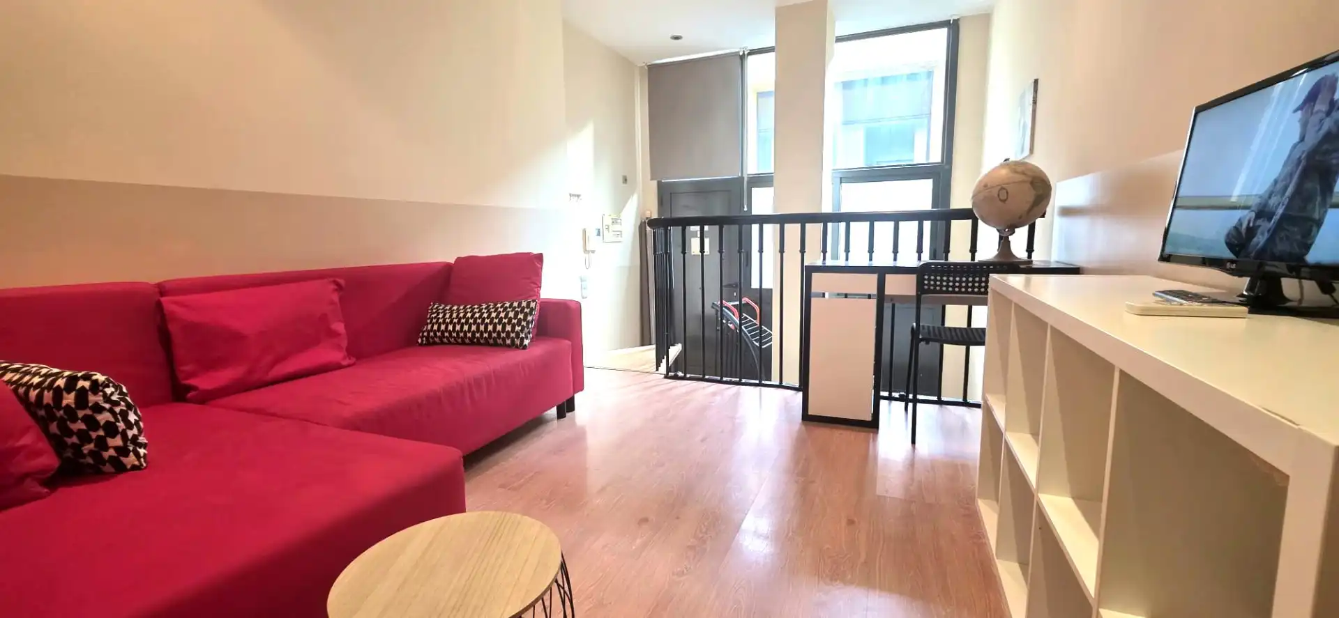 Sala de estar de Dúplex de alquiler en Barcelona con Aire acondicionado, Calefacción y Terraza