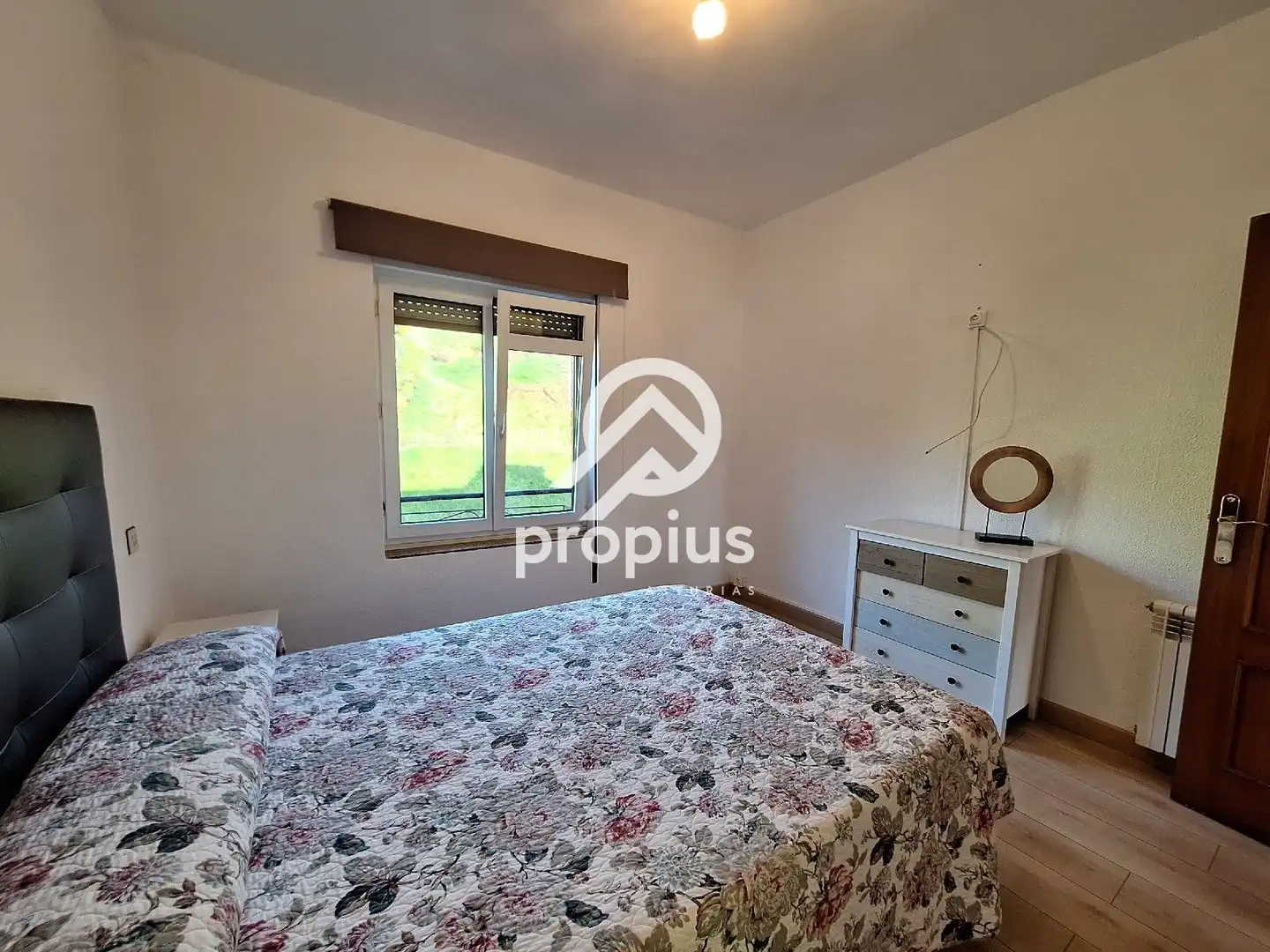 Habitación de Piso en venta en Cangas de Onís con Calefacción, Parquet y Trastero