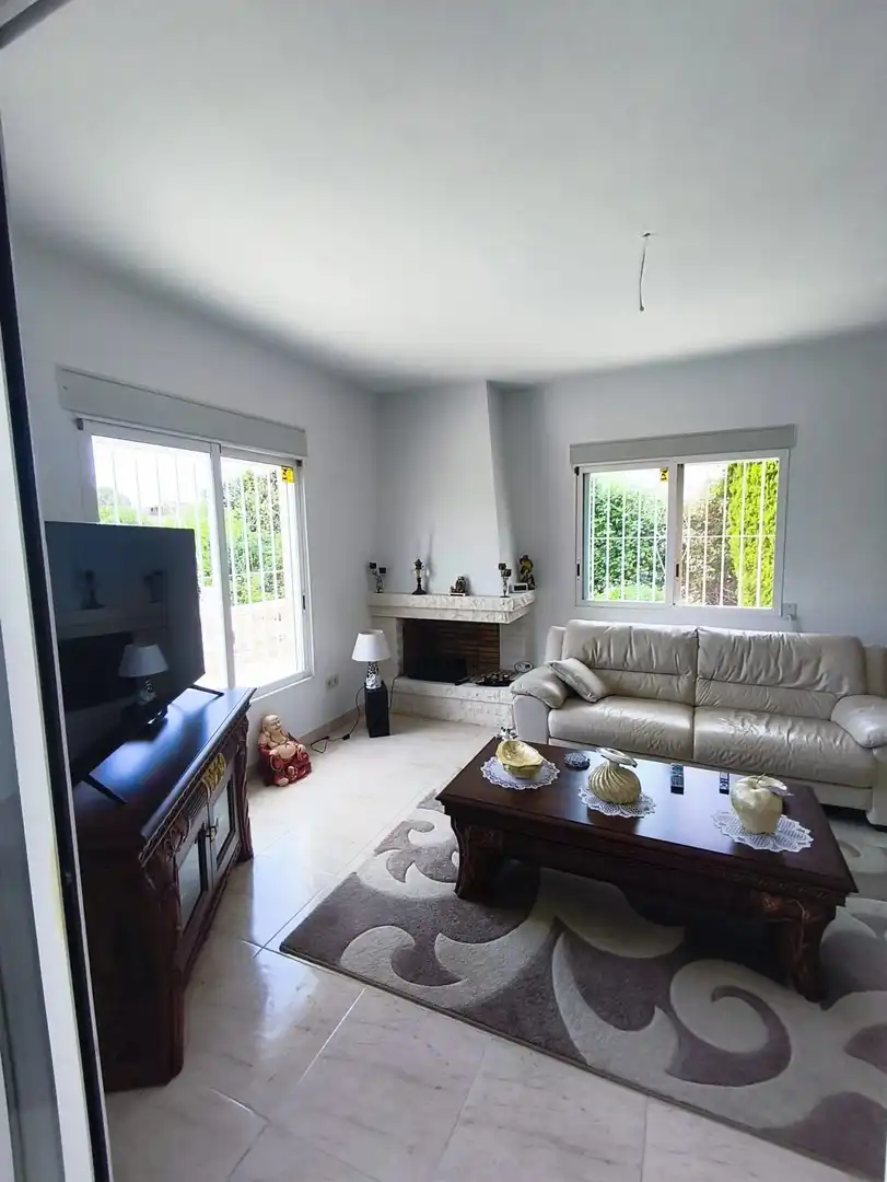 Wohnzimmer von Haus oder Chalet zum Verkauf in L'Alfàs del Pi mit Klimaanlage, Privatgarten und Terrasse