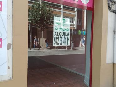 Locale commerciale in affitto a Calle de la Ronda 20