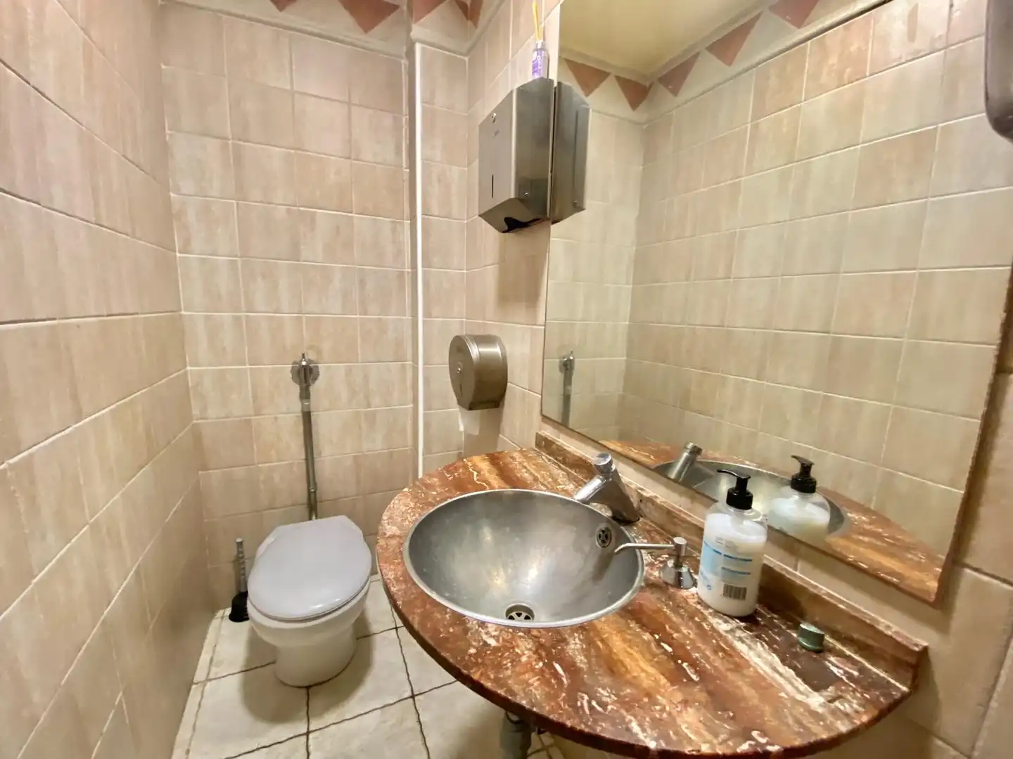 Baño de Local de alquiler en Cambrils con Aire acondicionado, Calefacción y Terraza