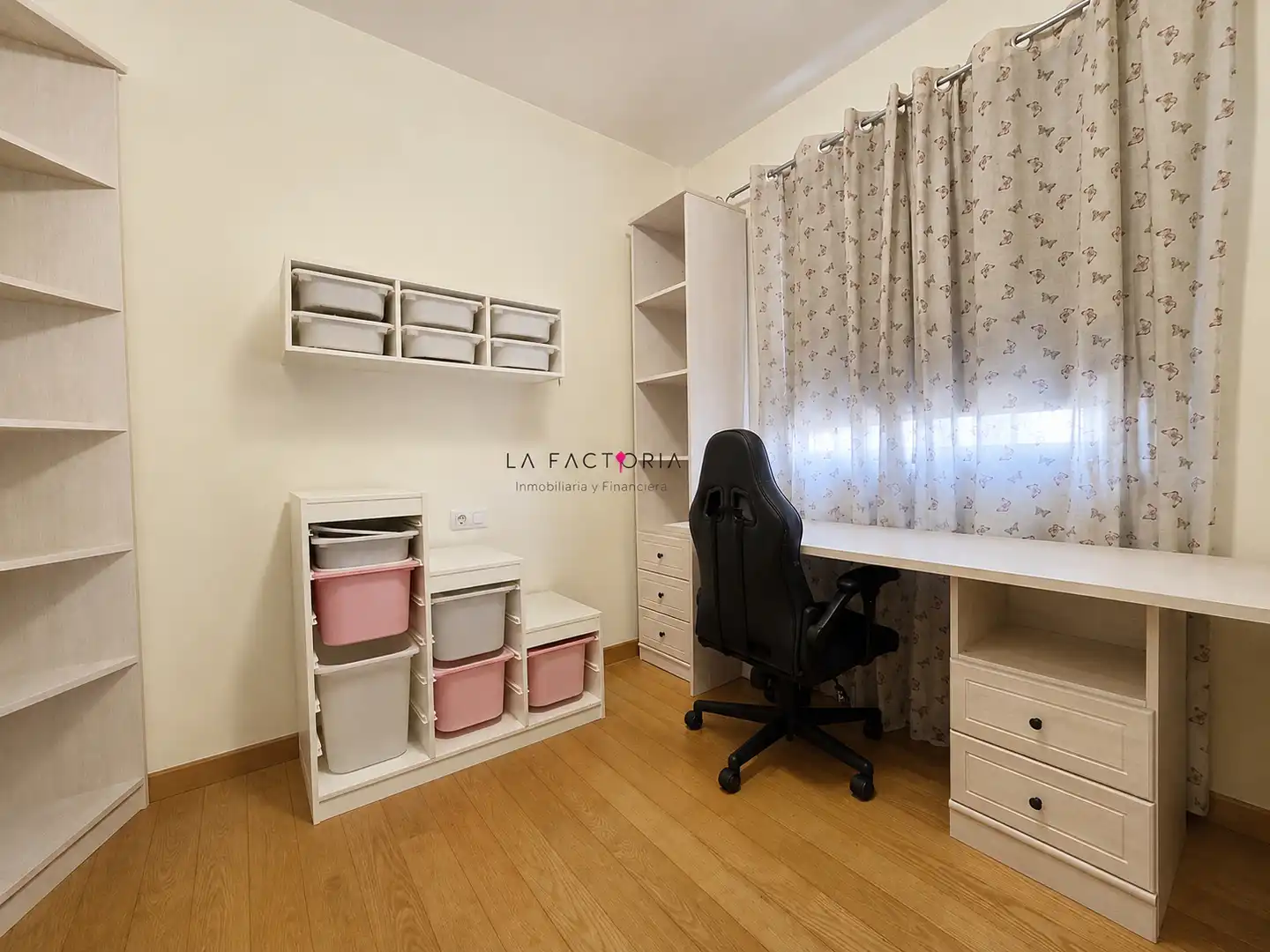 Habitación de Casa adosada en venta en San Miguel de Abona con Jardín privado, Parquet y Terraza