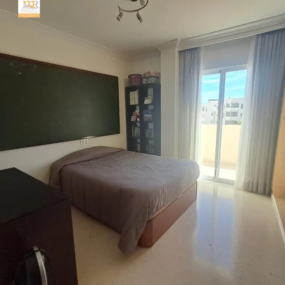Bedroom of Attic for sale in Estepona