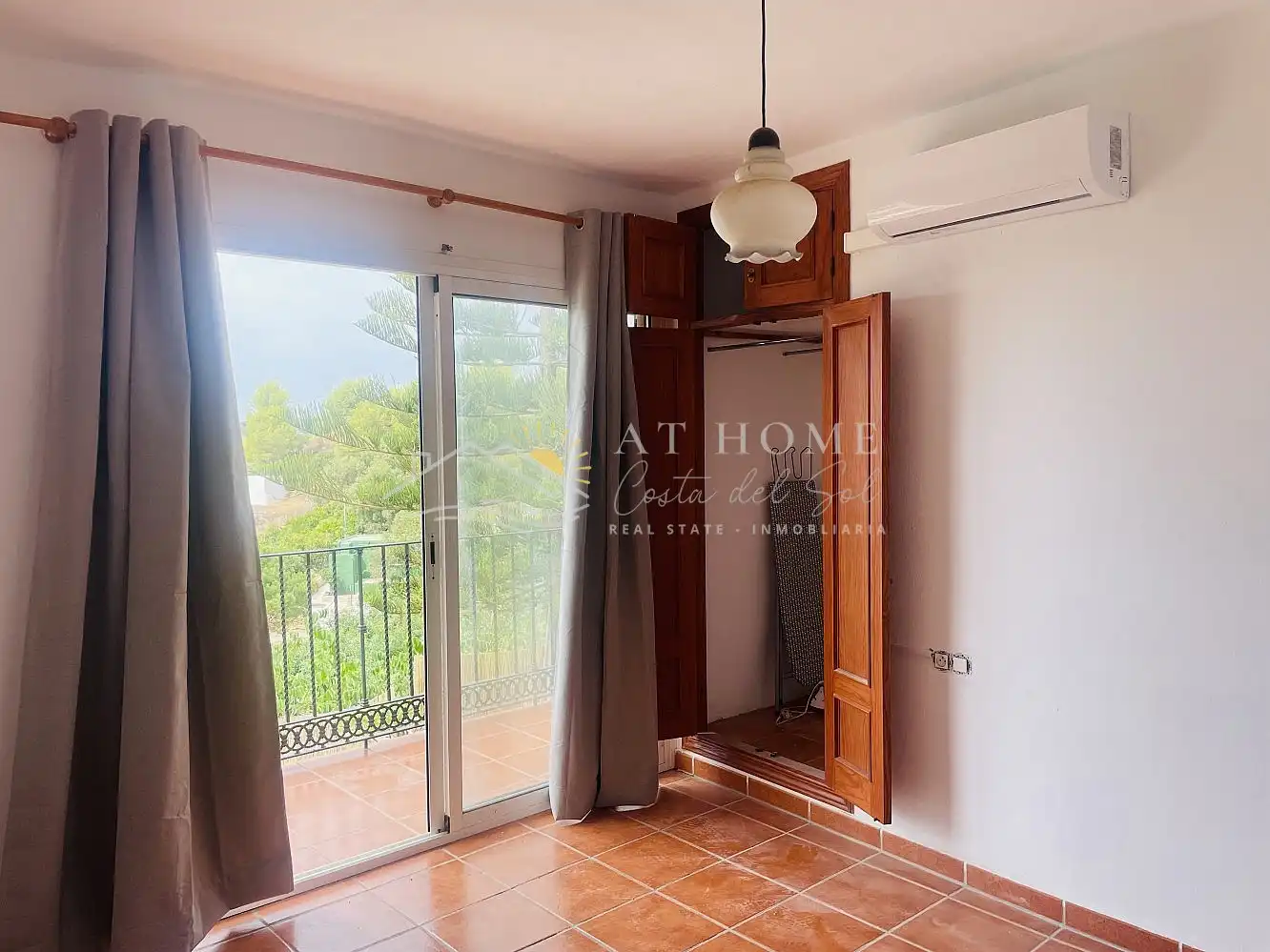 Terraza de Casa o chalet de alquiler en Nerja con Terraza, Piscina y Horno