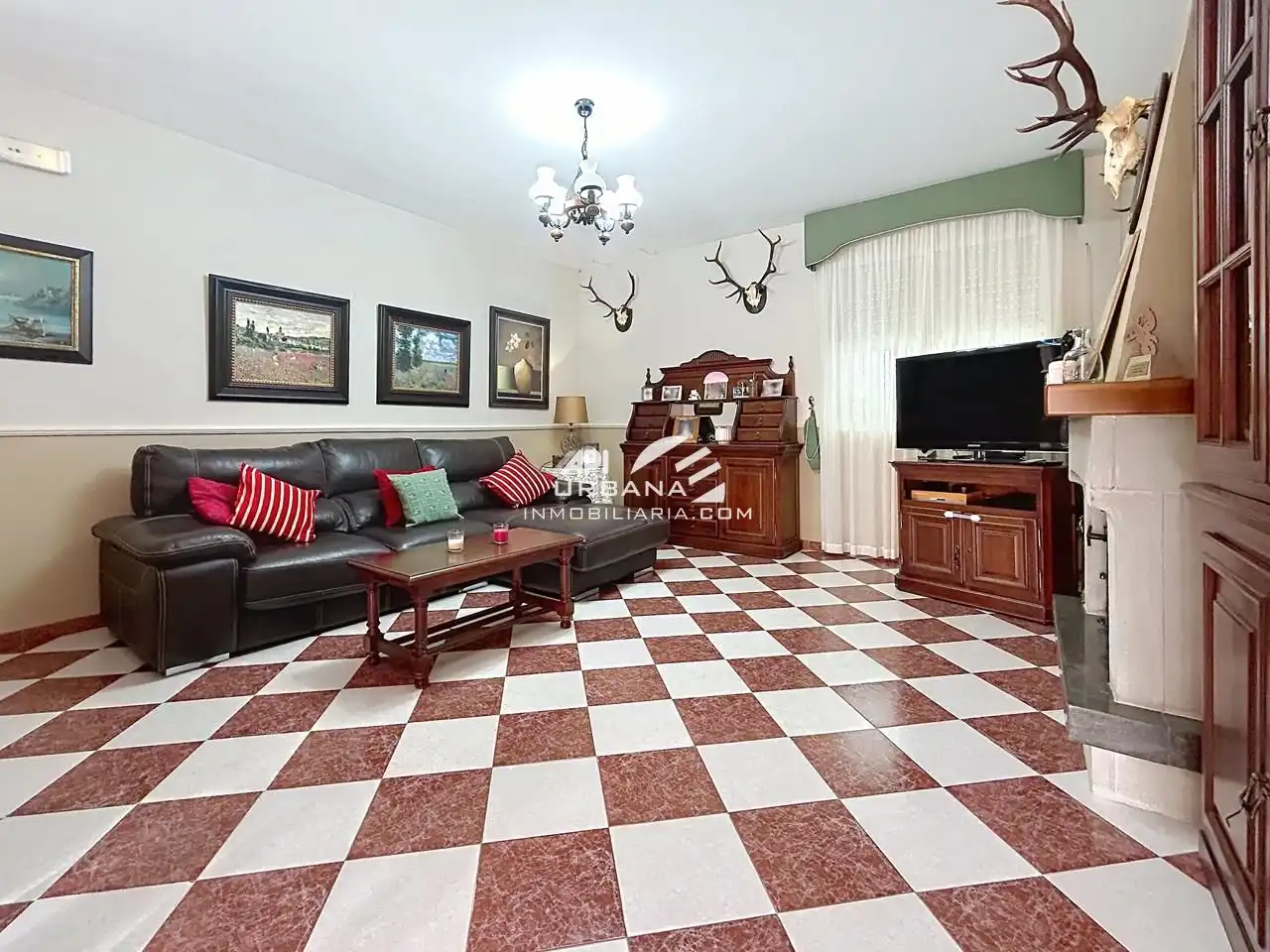 Sala de estar de Casa o chalet en venta en Lucena con Aire acondicionado, Jardín privado y Terraza