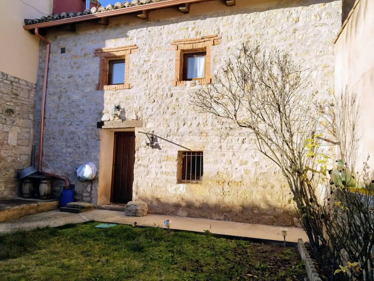 Exterior view of Houses for sale in Mazuela, Burgos