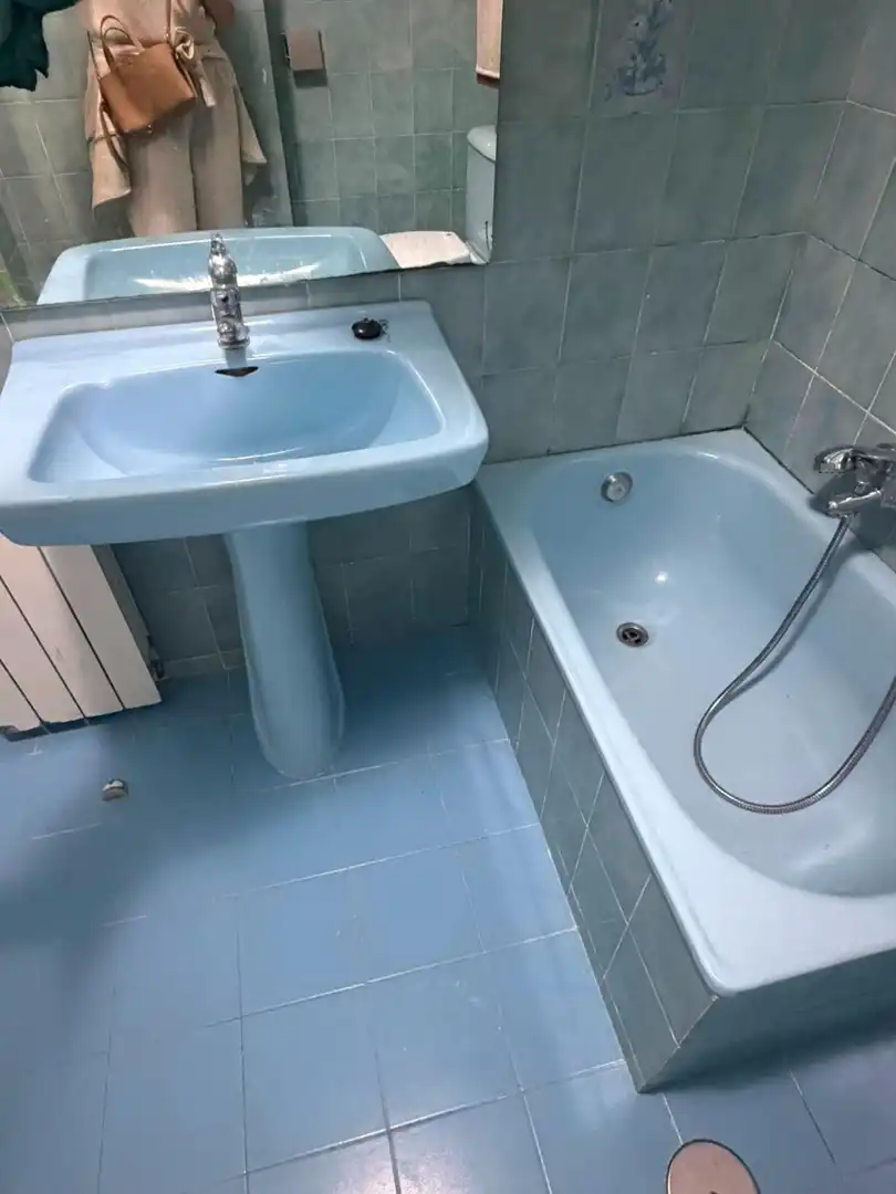 Bany de Apartament en venda en Oviedo  amb Calefacció