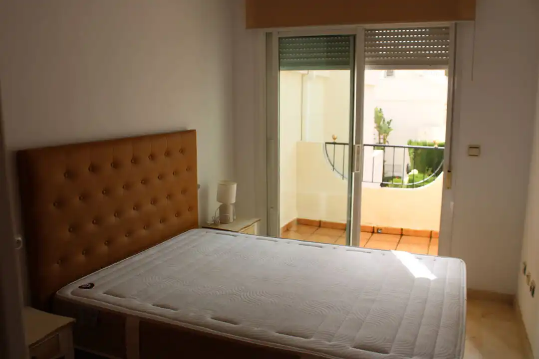 Habitación de Casa adosada en venta en Marbella con Jardín privado, Terraza y Trastero