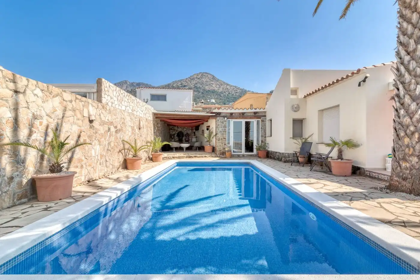 Piscina de Casa o xalet en venda en Roses amb Aire condicionat, Calefacció i Jardí privat