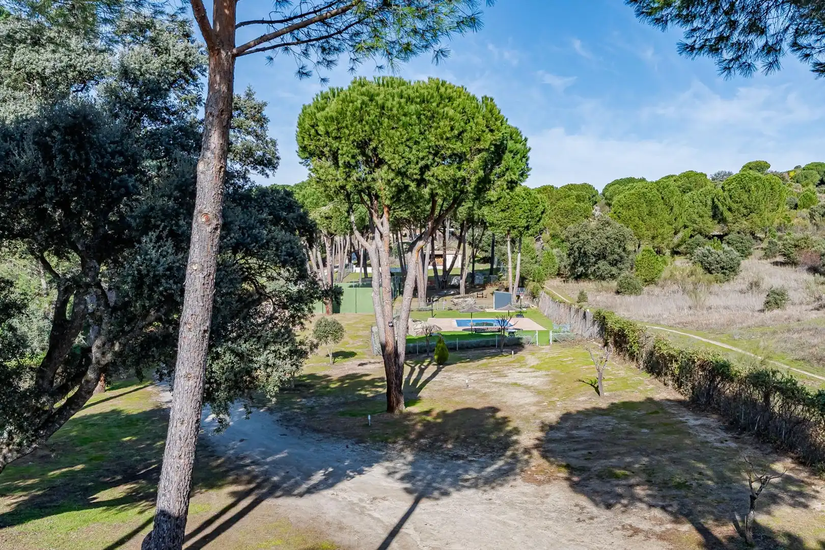 Jardí de Finca rústica en venda en El Tiemblo  amb Calefacció, Jardí privat i Terrassa