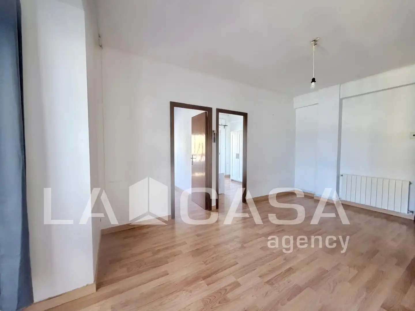 Schlafzimmer von Wohnung zum Verkauf in Barcelona mit Heizung und Balkon