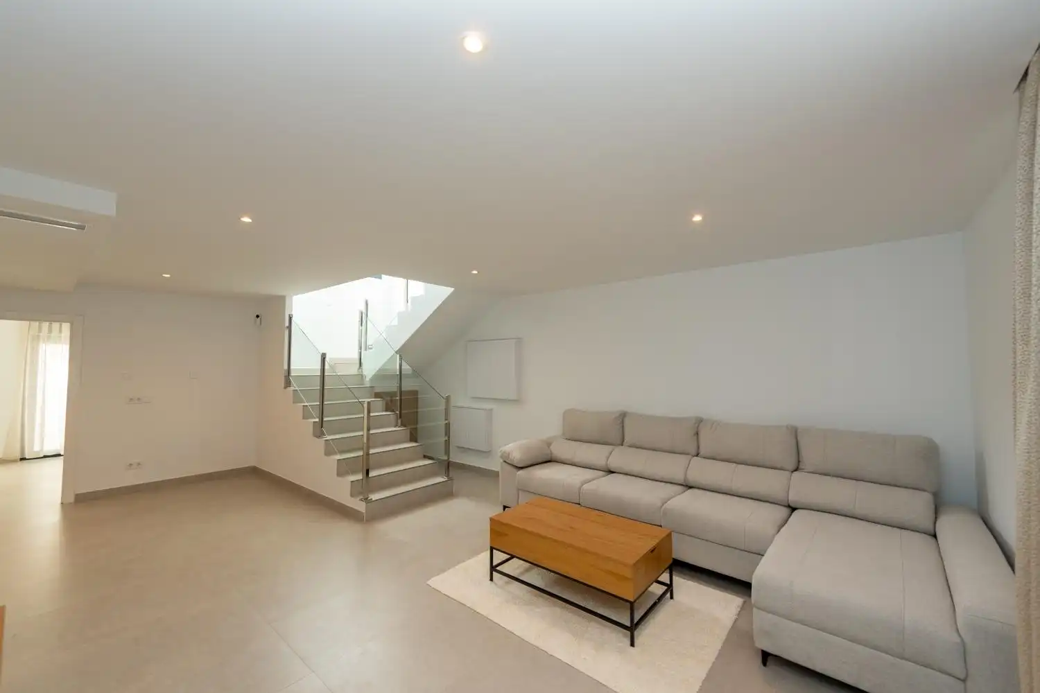 Haus oder Chalet zur Miete in El Campello mit Klimaanlage, Privatgarten und Terrasse