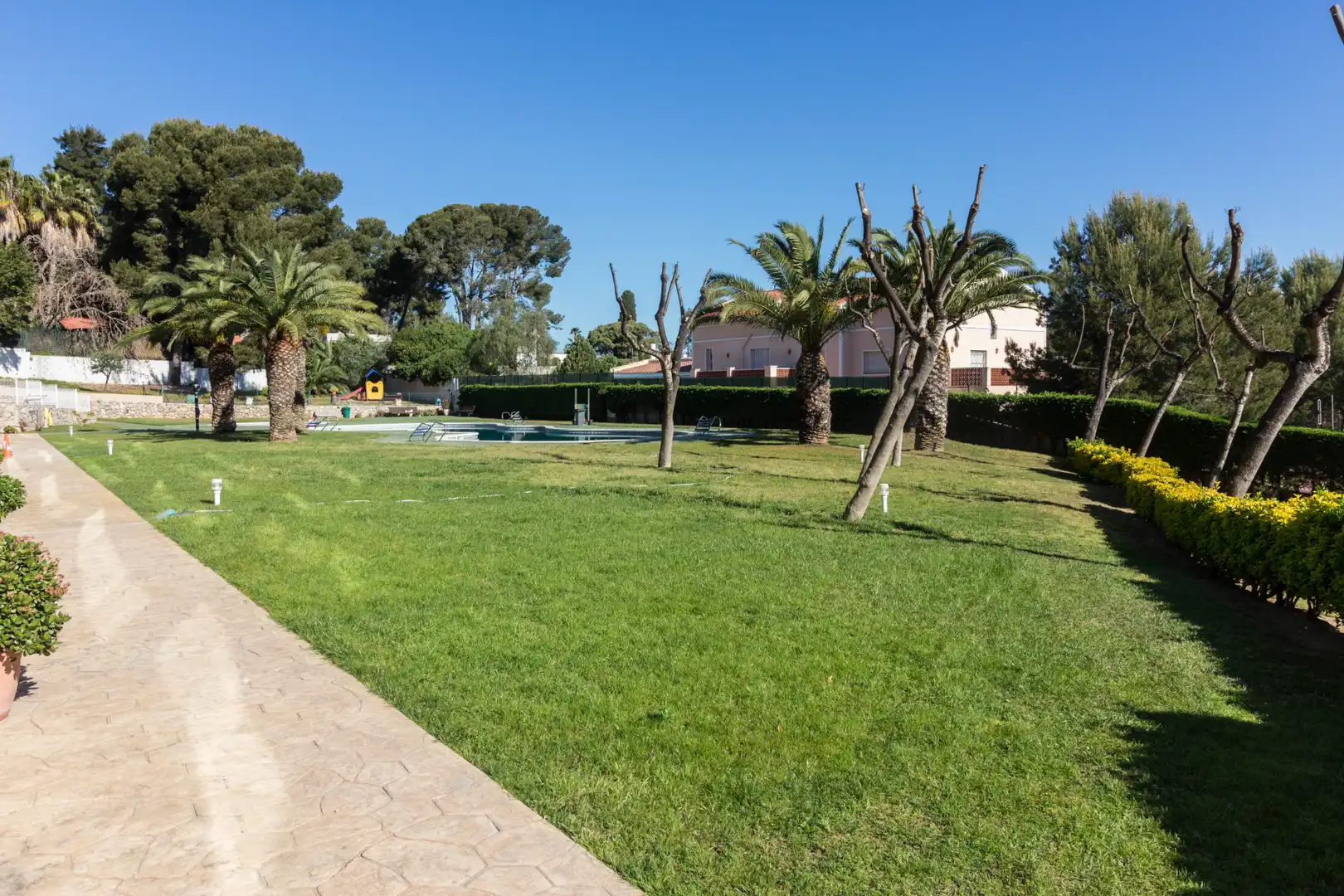 Garten von Wohnung zum Verkauf in Salou mit Klimaanlage, Heizung und Ofen