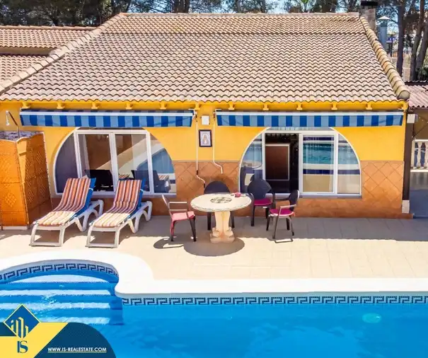 Terrassa de Casa o xalet en venda en Torrevieja amb Jardí privat, Terrassa i Moblat