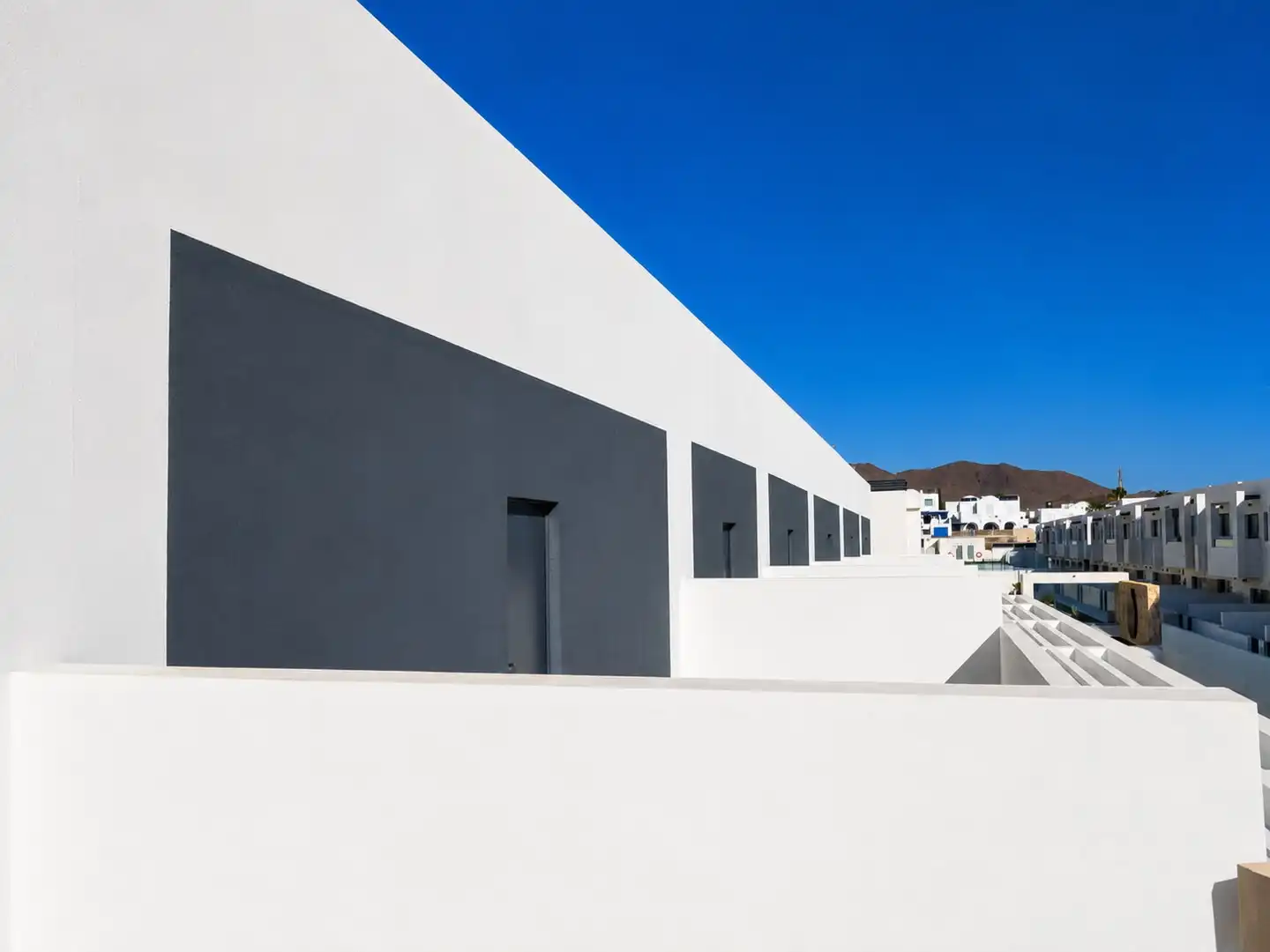 Vista exterior de Local en venta en Níjar