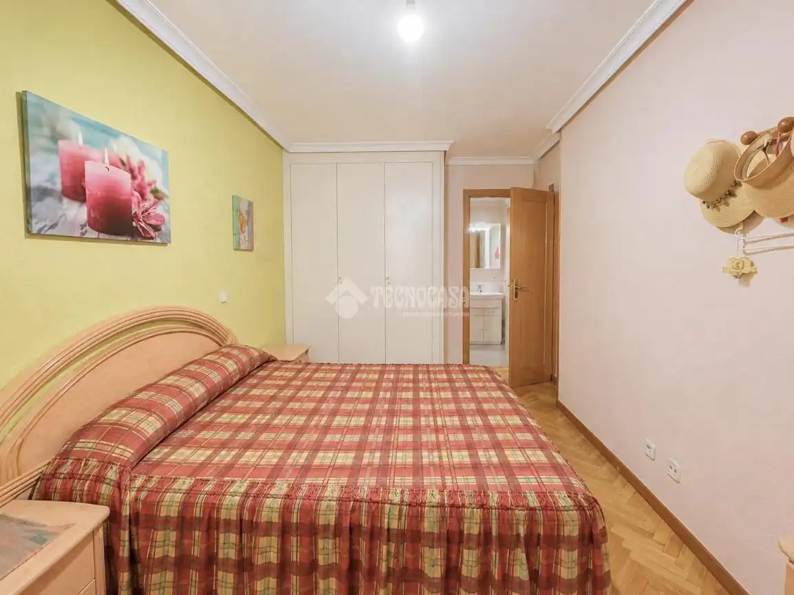 Habitación de Piso en venta en San Fernando de Henares con Aire acondicionado, Calefacción y Parquet