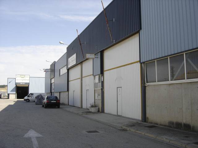 Nave industrial en Venta en Calle de Vitoria en Villafría - La Ventilla - Castañares
