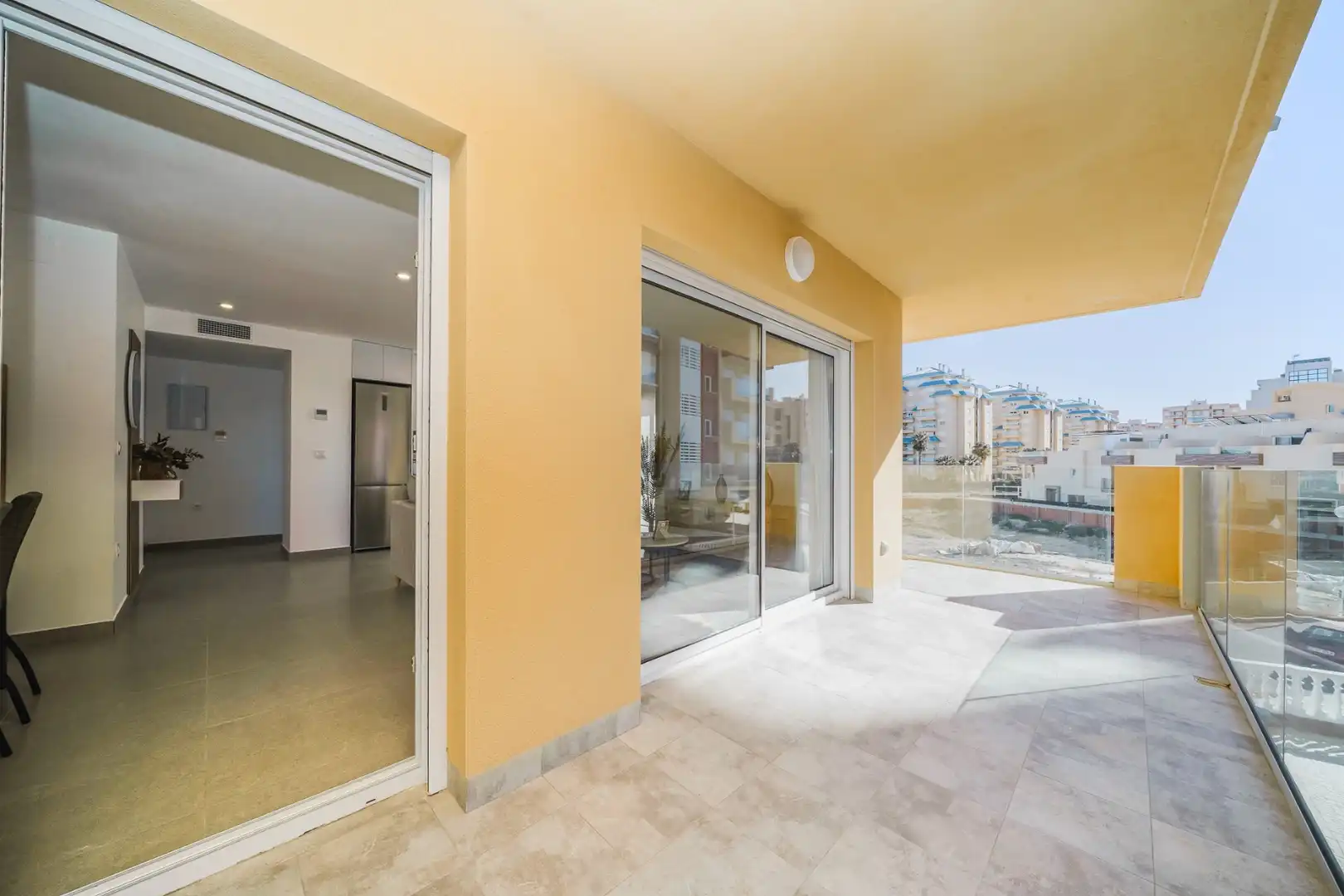 Terrassa de Apartament en venda en La Manga del Mar Menor amb Aire condicionat, Terrassa i Piscina