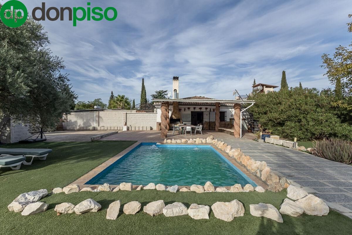 Piscina de Finca rústica en venda en Atarfe amb Jardí privat, Piscina i Jacuzzi