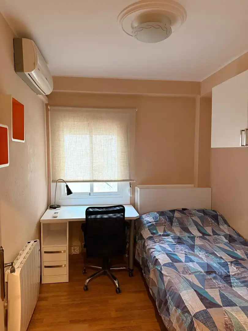 Dormitori de Pis en venda en Zaragoza amb Calefacció, Terrassa i Moblat